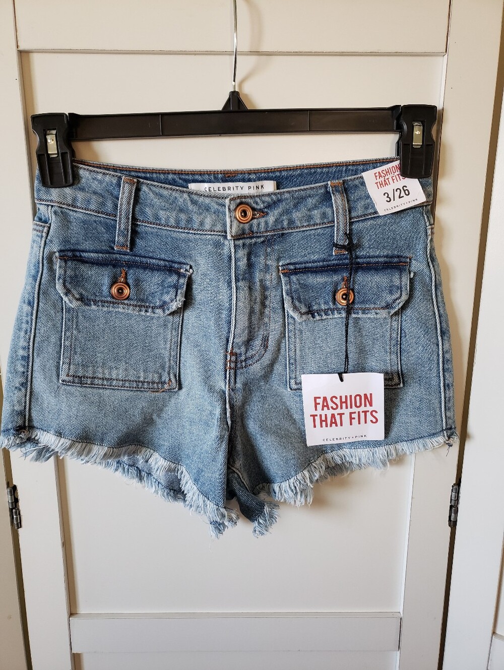 Celebrity Pink Denim Raw Hem Jean Shorts Size Junior 3/26 NWT